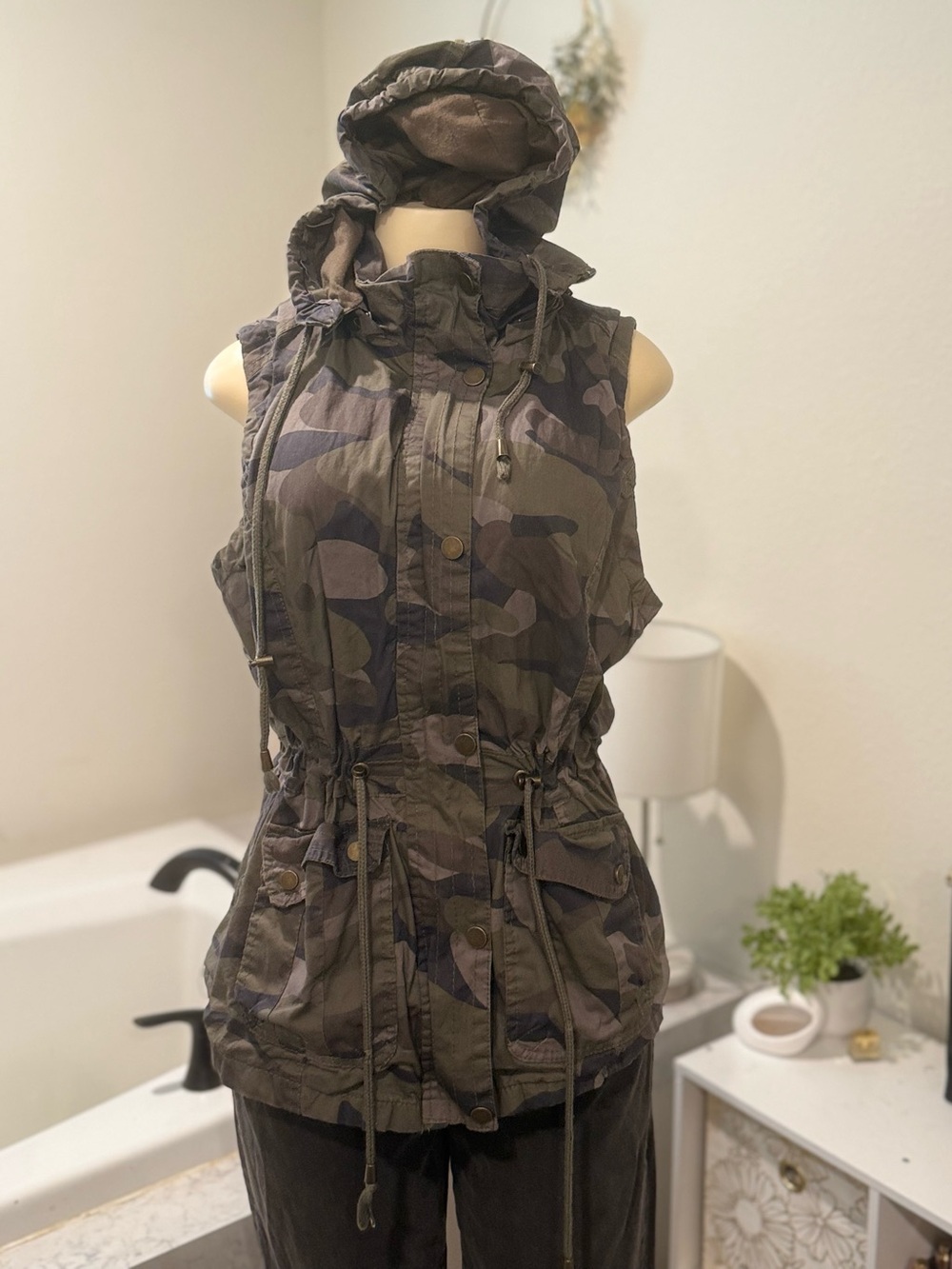 YMI Collection Camo Utility Vest XL